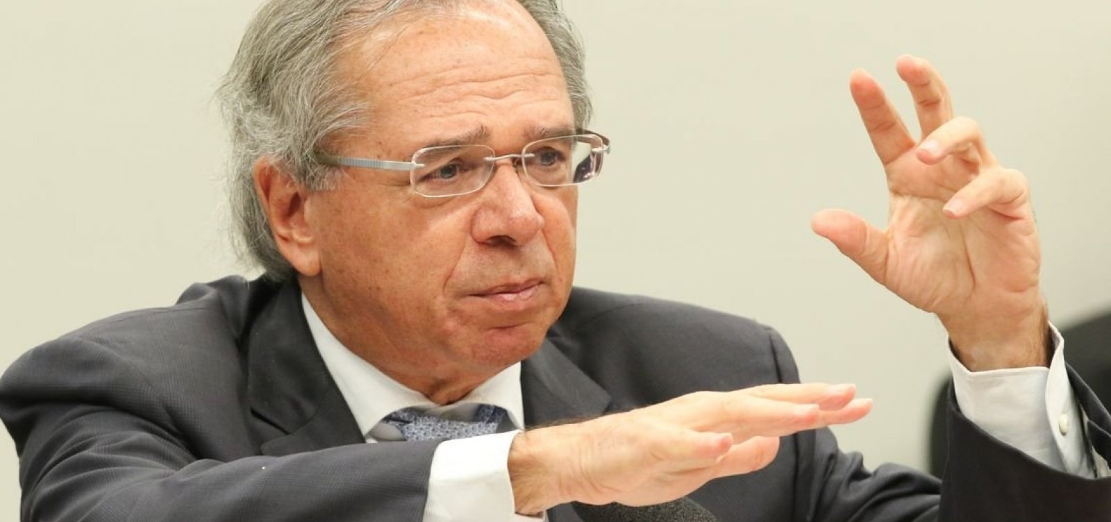 "Em pouco tempo, vai faltar dinheiro para saúde e educação", diz Guedes