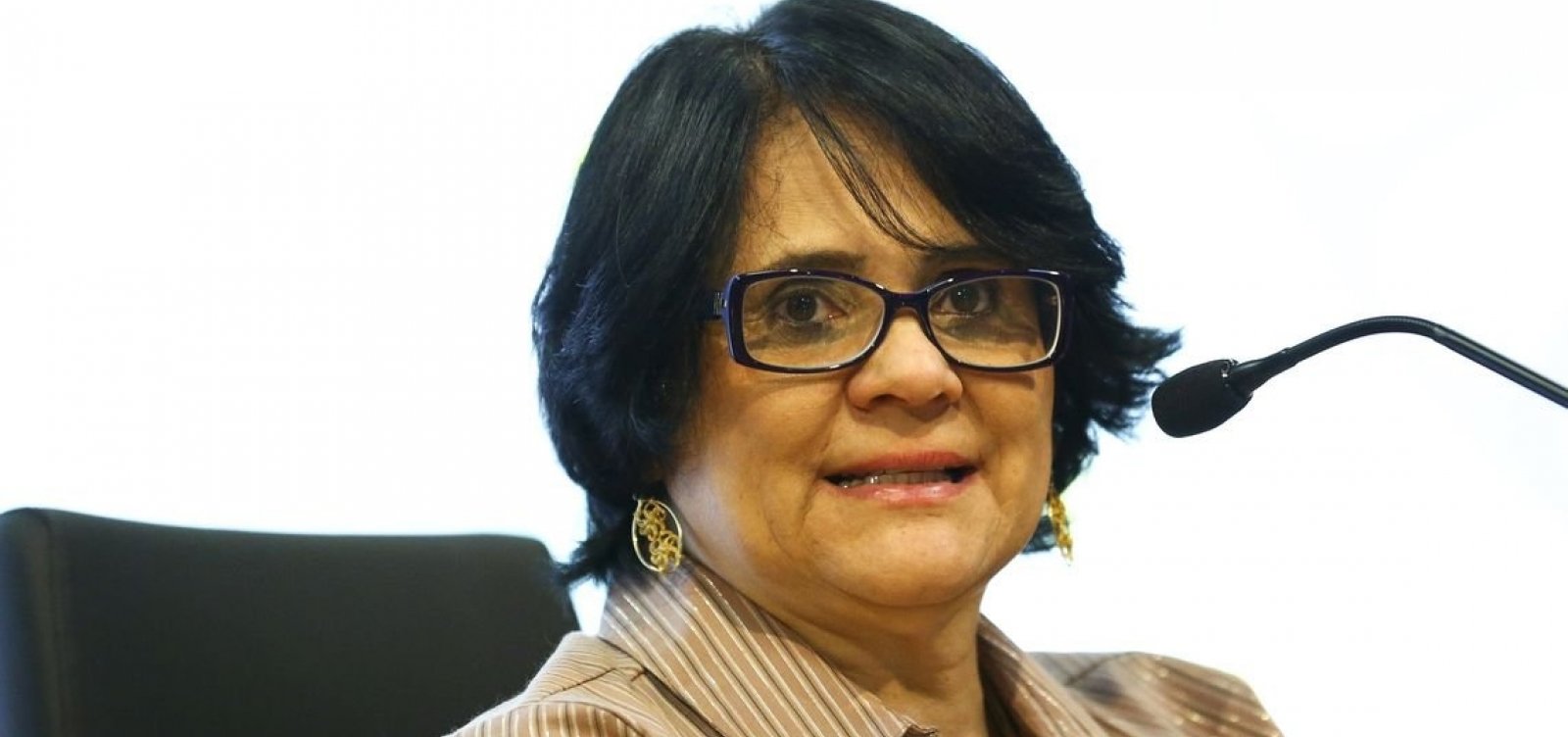 Debate sobre gênero provoca sofrimento em jovens, diz Damares