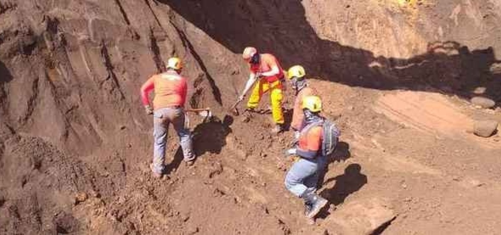 Bombeiros encontram mais um corpo em Brumadinho