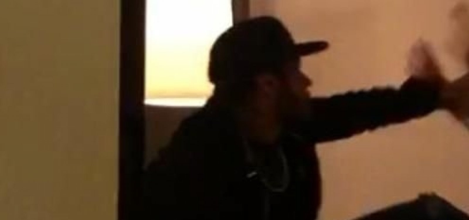 Trecho de vídeo mostra encontro entre Neymar e mulher que o acusa de estupro
