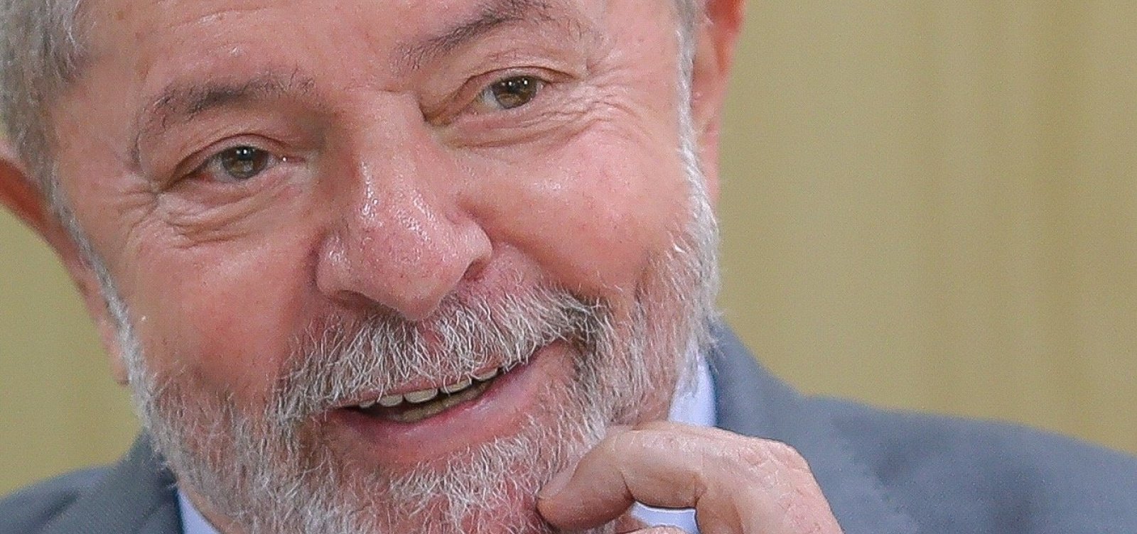 Lula já informou a seus advogados que não aceitará usar tornozeleira, diz coluna