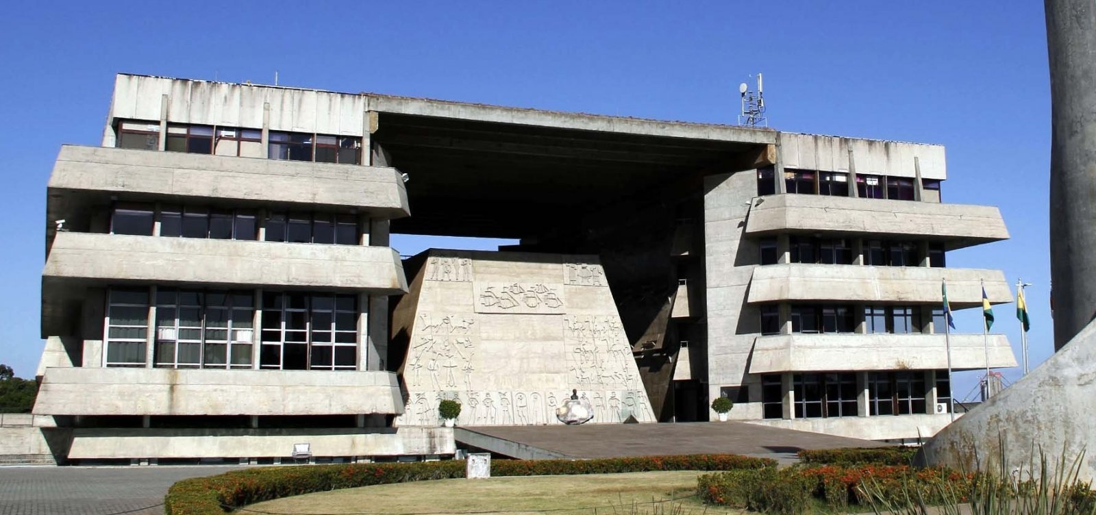 Com verba da AL-BA, deputados gastam R$ 350 mil em pesquisas eleitorais