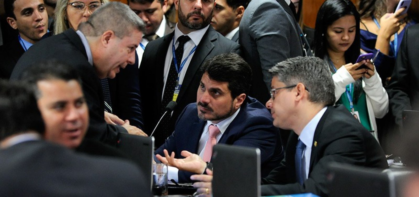 Comissão no Senado decide na quarta se derruba ou mantém decreto de armas de Bolsonaro
