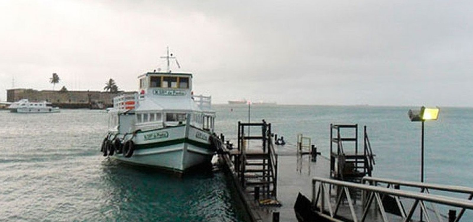 Travessia Salvador - Mar Grande segue suspensa devido à mar agitado