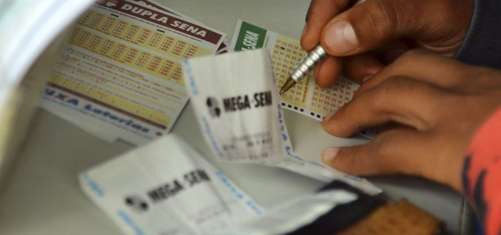 Mega-Sena acumula e pode pagar R$ 80 milhões na quarta-feira