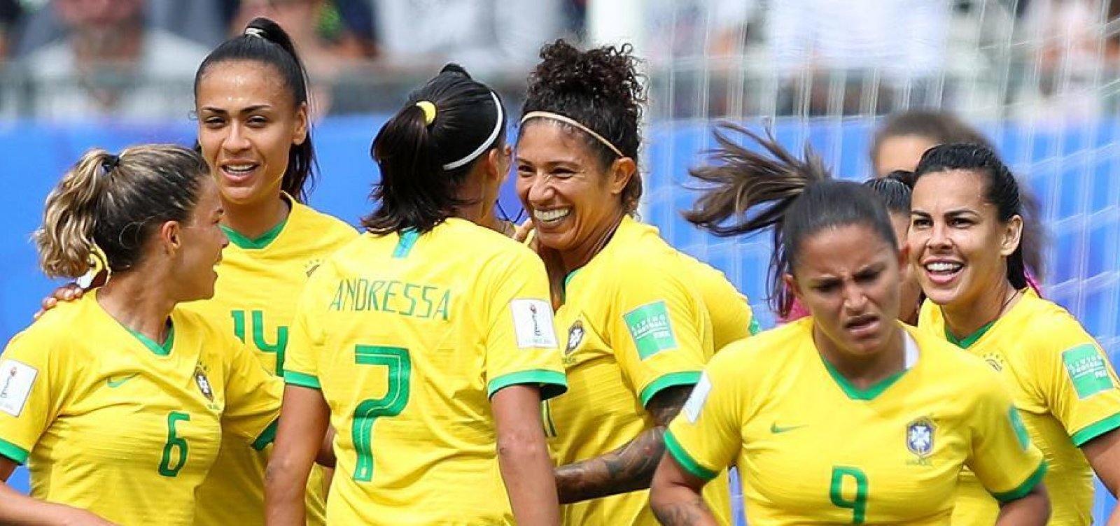 Brasil estreia na Copa feminina com vitória sobre a Jamaica e três gols de Cristiane