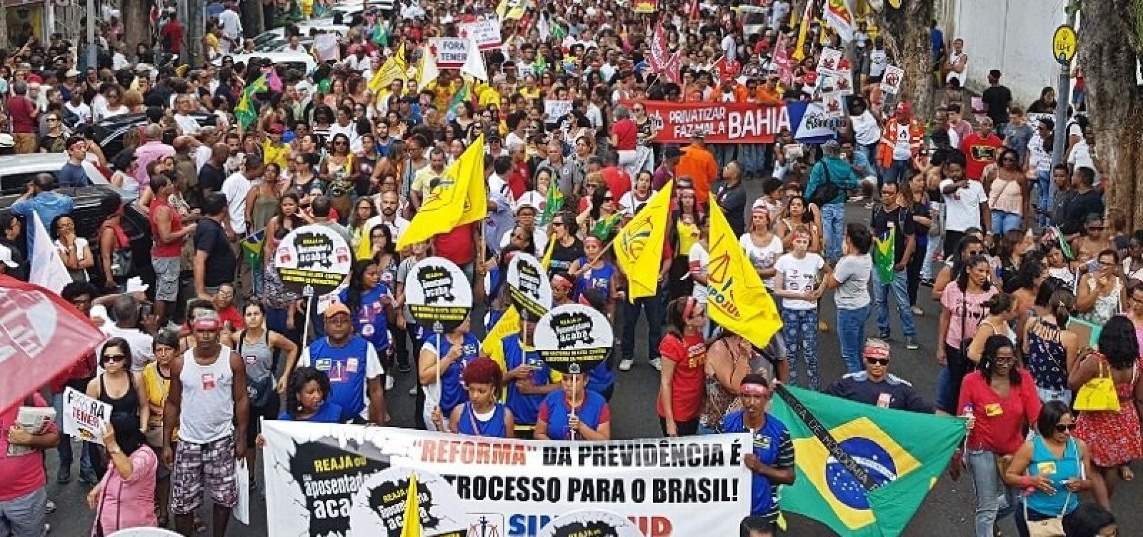 Veja as categorias que aderem à greve geral na Bahia