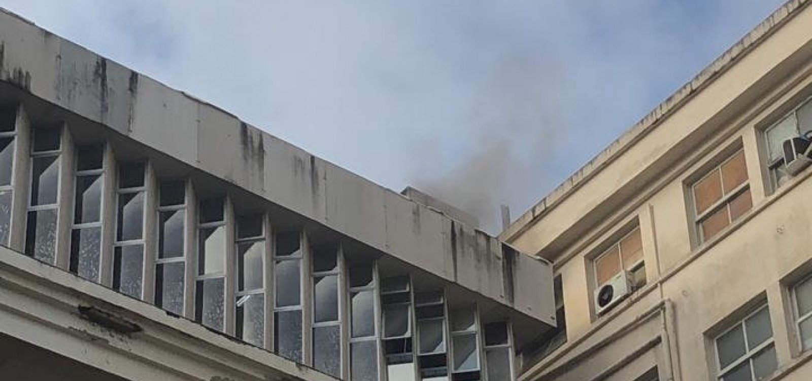 Hospital das Clínicas em Salvador é atingido por incêndio 