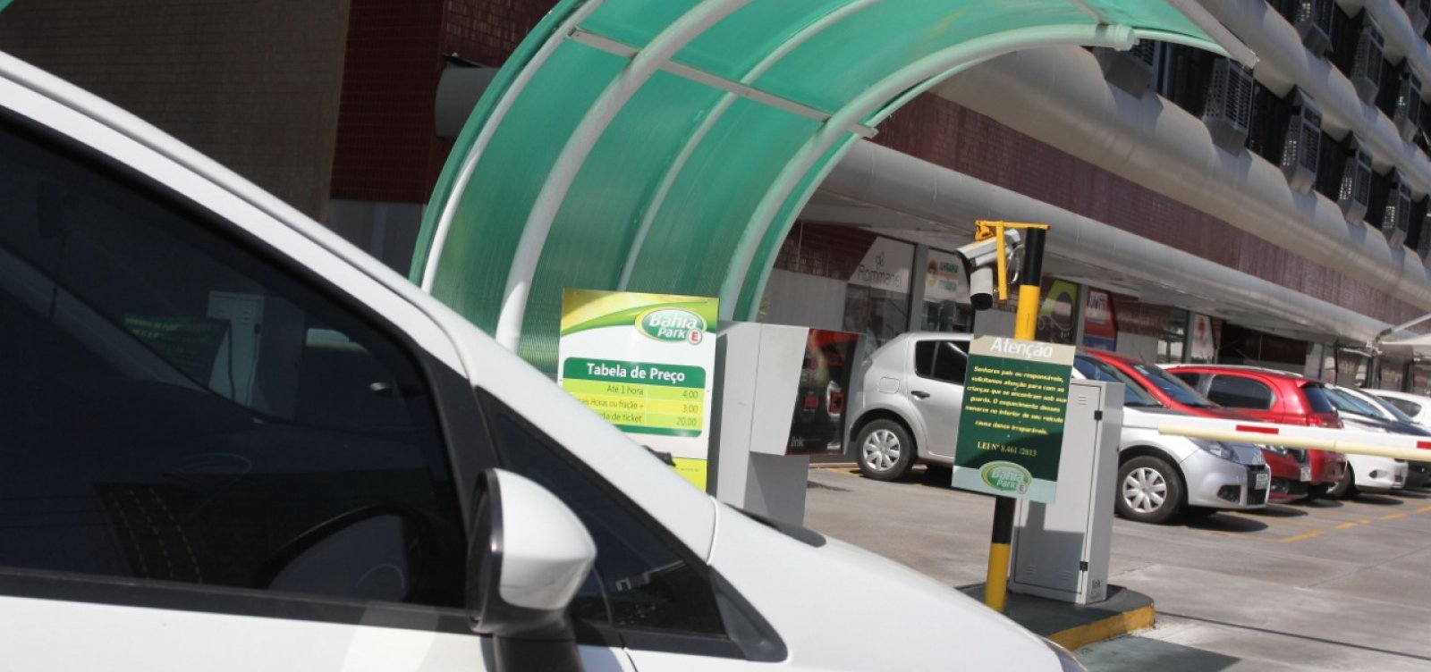 Cobrança fracionada de estacionamento em Salvador segue como lenda