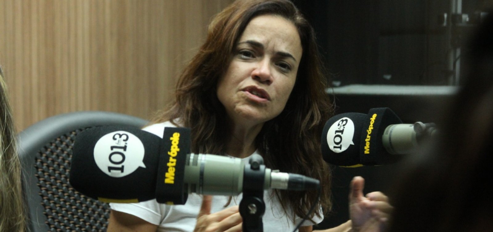 Vânia Abreu critica novas músicas de amor: 'Ninguém tem dor mais'