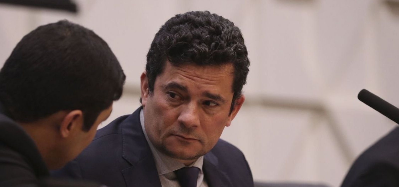 Popularidade de Moro cai dez pontos após vazamento de mensagens