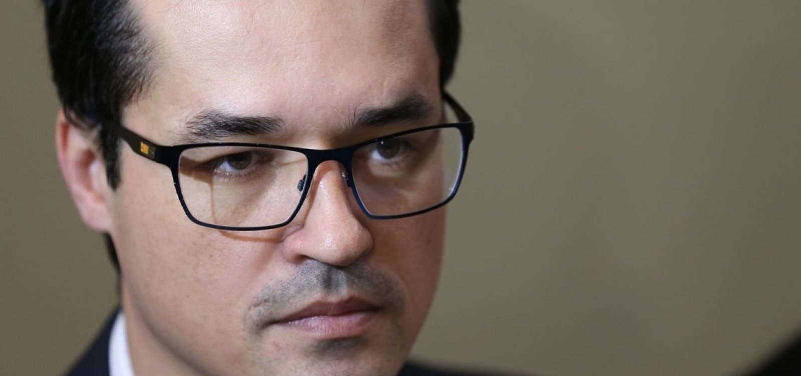 Deltan não entregou o celular para a perícia, diz coluna