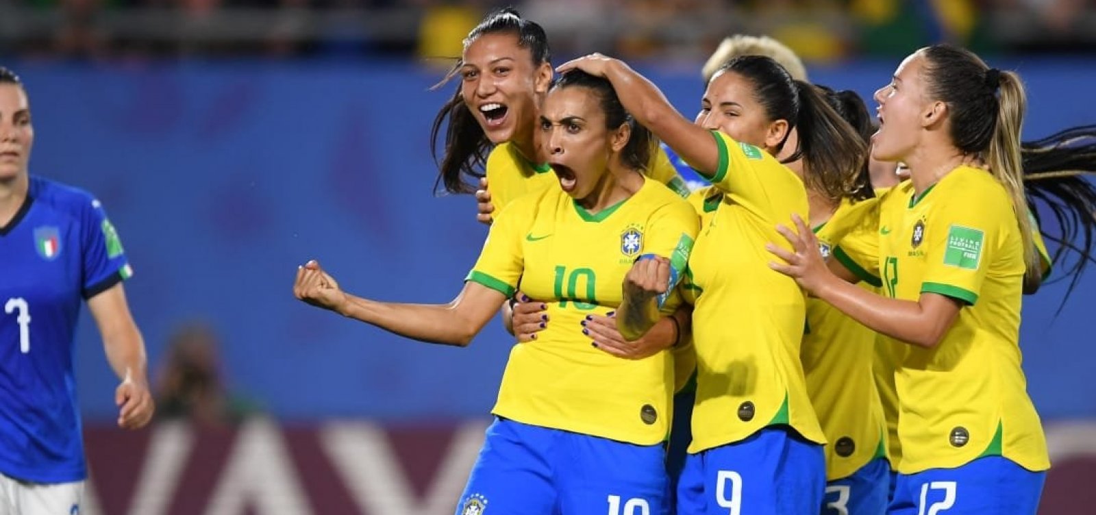 Com gol de Marta, Brasil bate a Itália e avança na Copa do Mundo