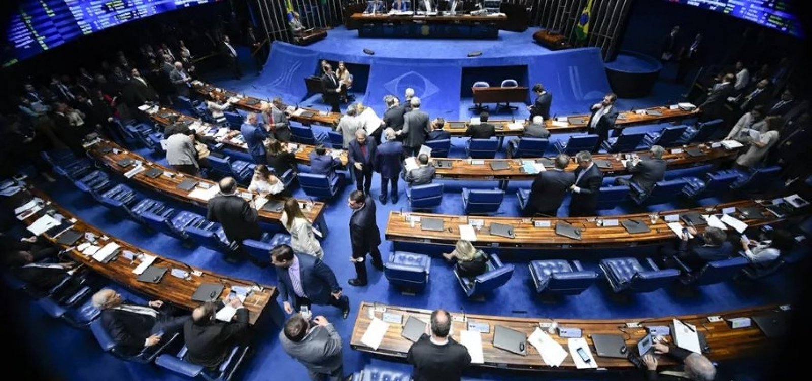 Por 47 votos a 18, Senado aprova derrubada do decreto das armas de Bolsonaro