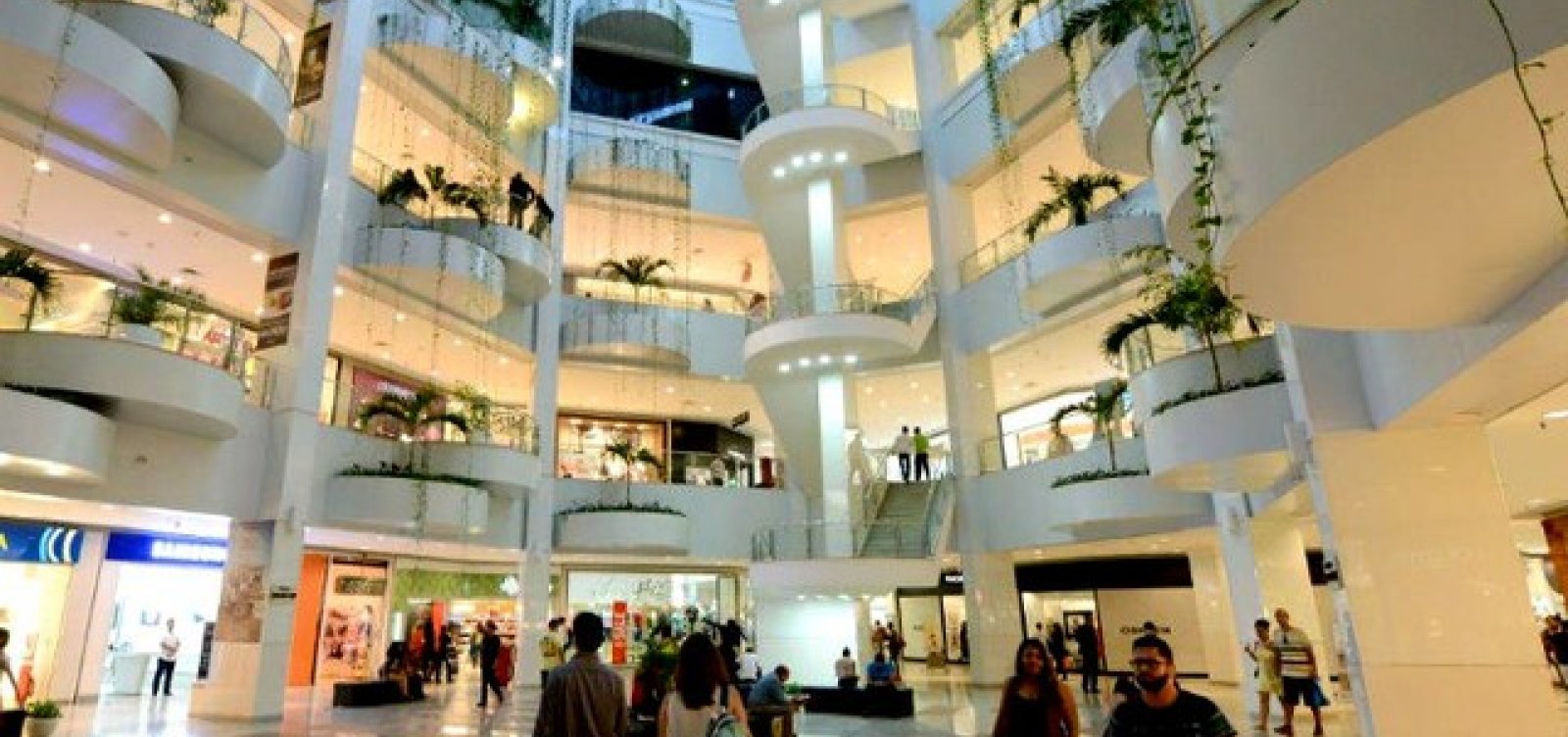 TRT-BA proíbe funcionamento lojas de shoppings de Salvador em feriados