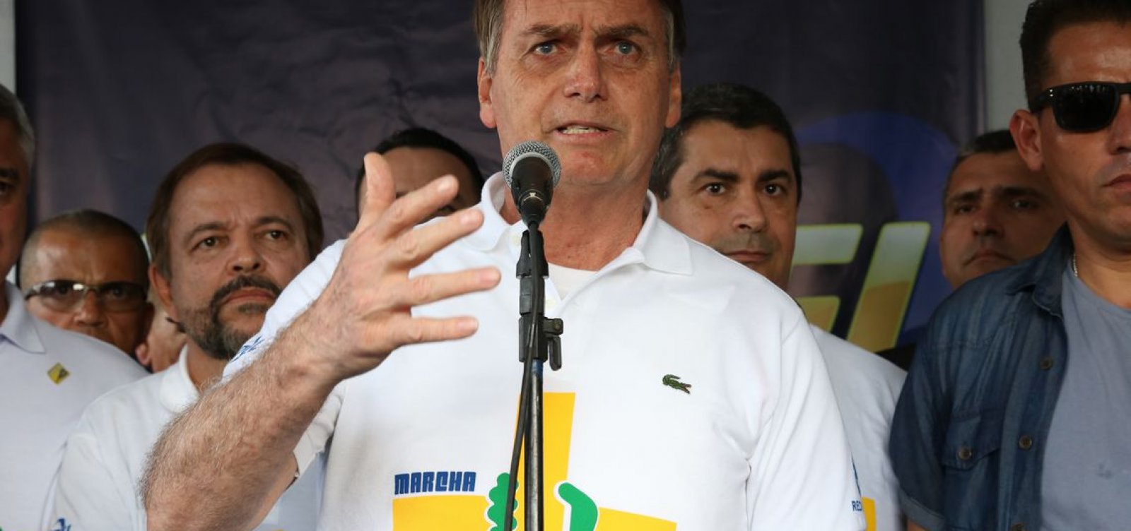 Abro mão da reeleição se Brasil passar por reforma política, diz Bolsonaro