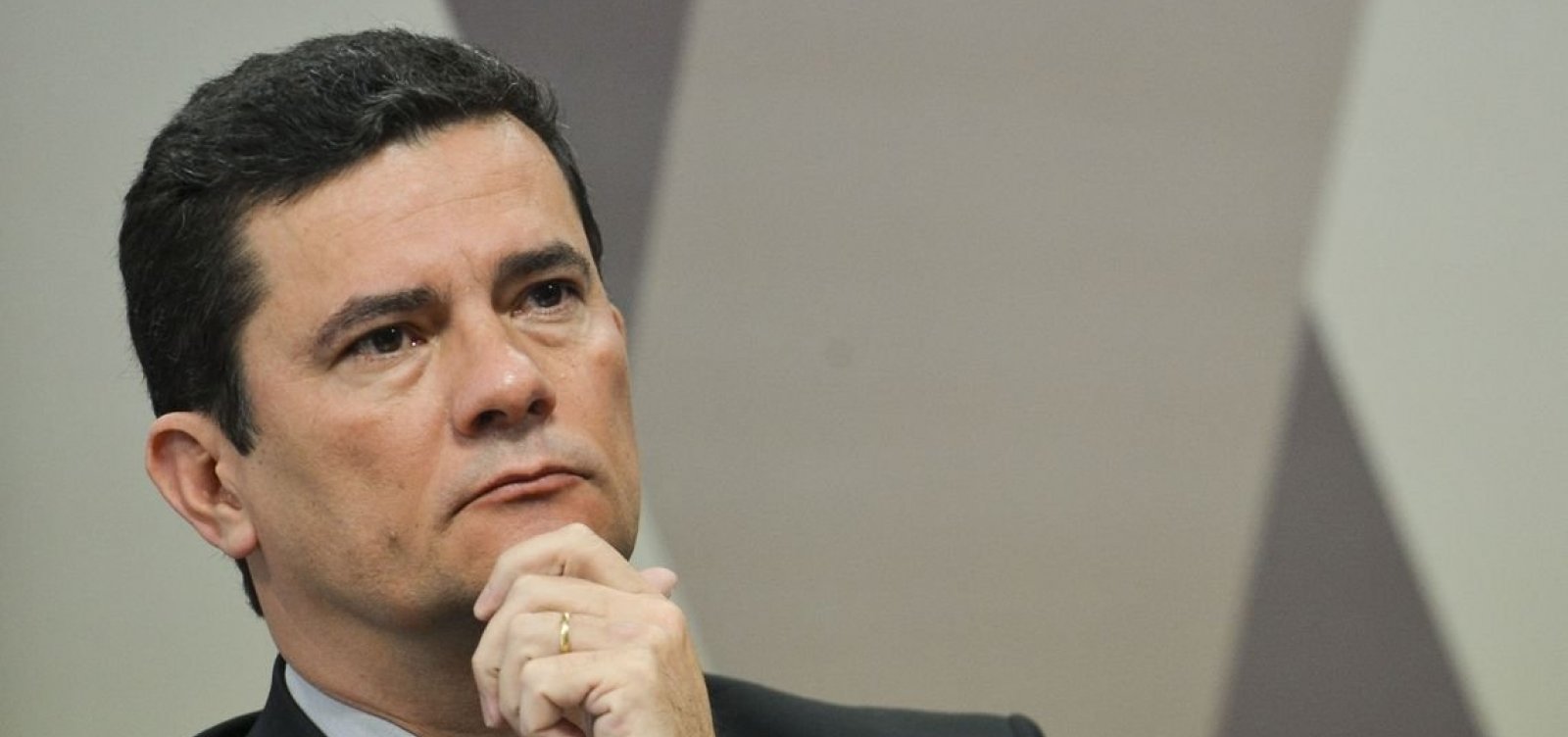 Sergio Moro 'é patrimônio nacional', defende Jair Bolsonaro