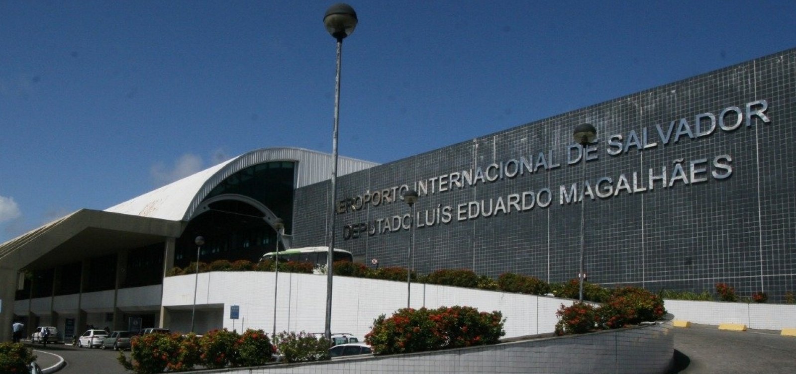 Pista do aeroporto de Salvador não tem previsão de liberação