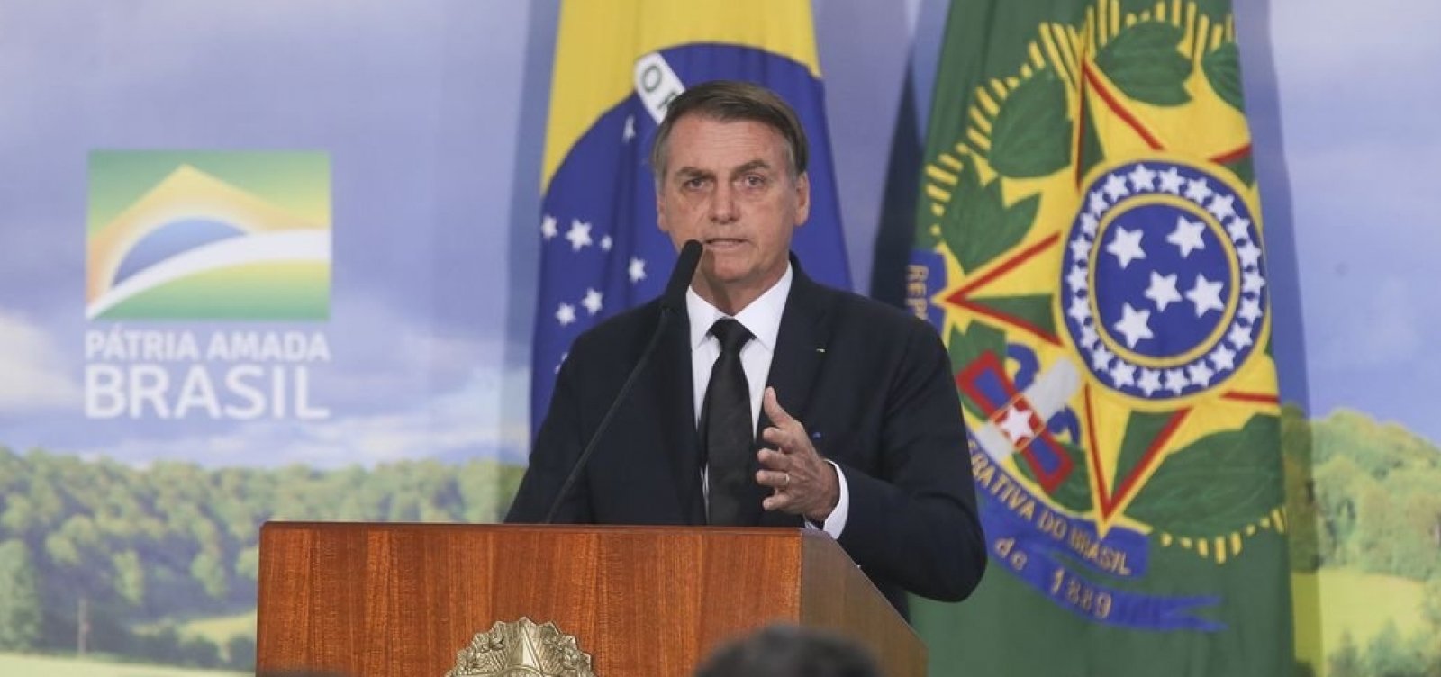 Partidos pedem ministério, mas nenhum quer o da Damares, diz Bolsonaro