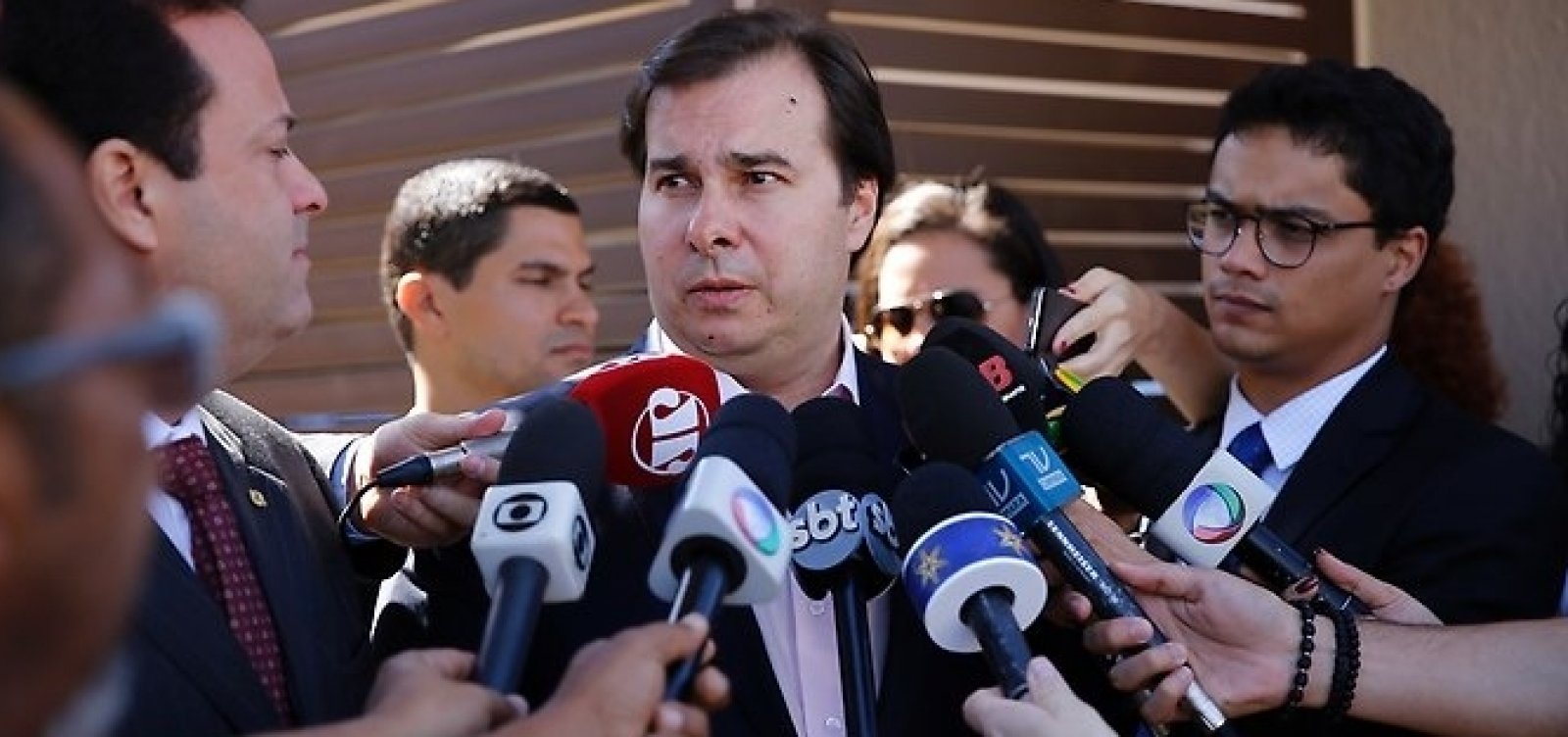 Câmara deve derrubar decreto de armas, diz Rodrigo Maia