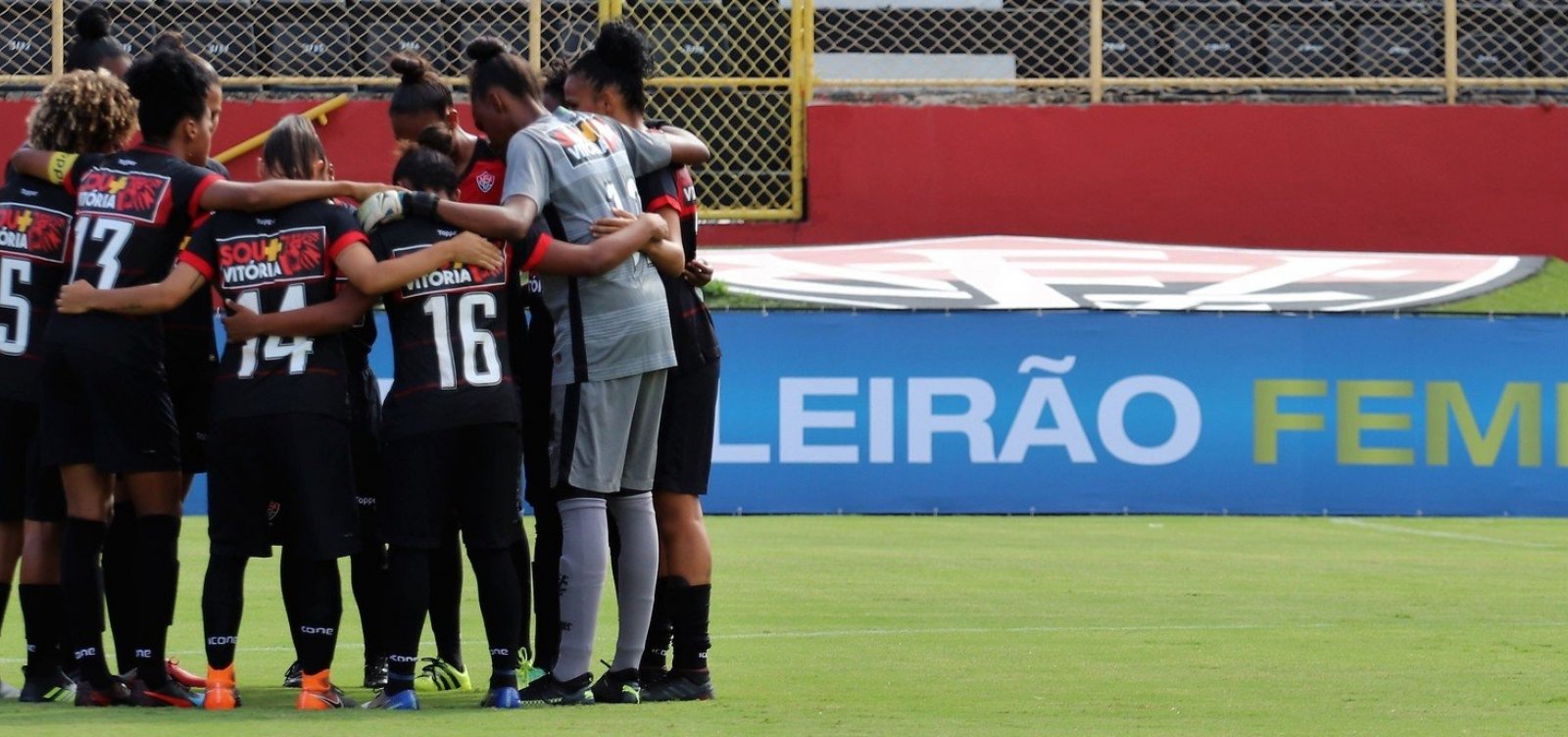 Futebol feminino: time do Vitória passa a mandar jogos em Praia do Forte