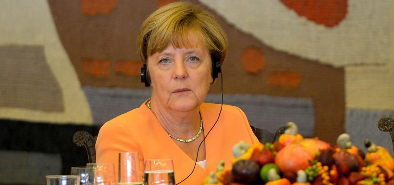 Angela Merkel quer 'discussão clara' com Bolsonaro sobre desmatamento