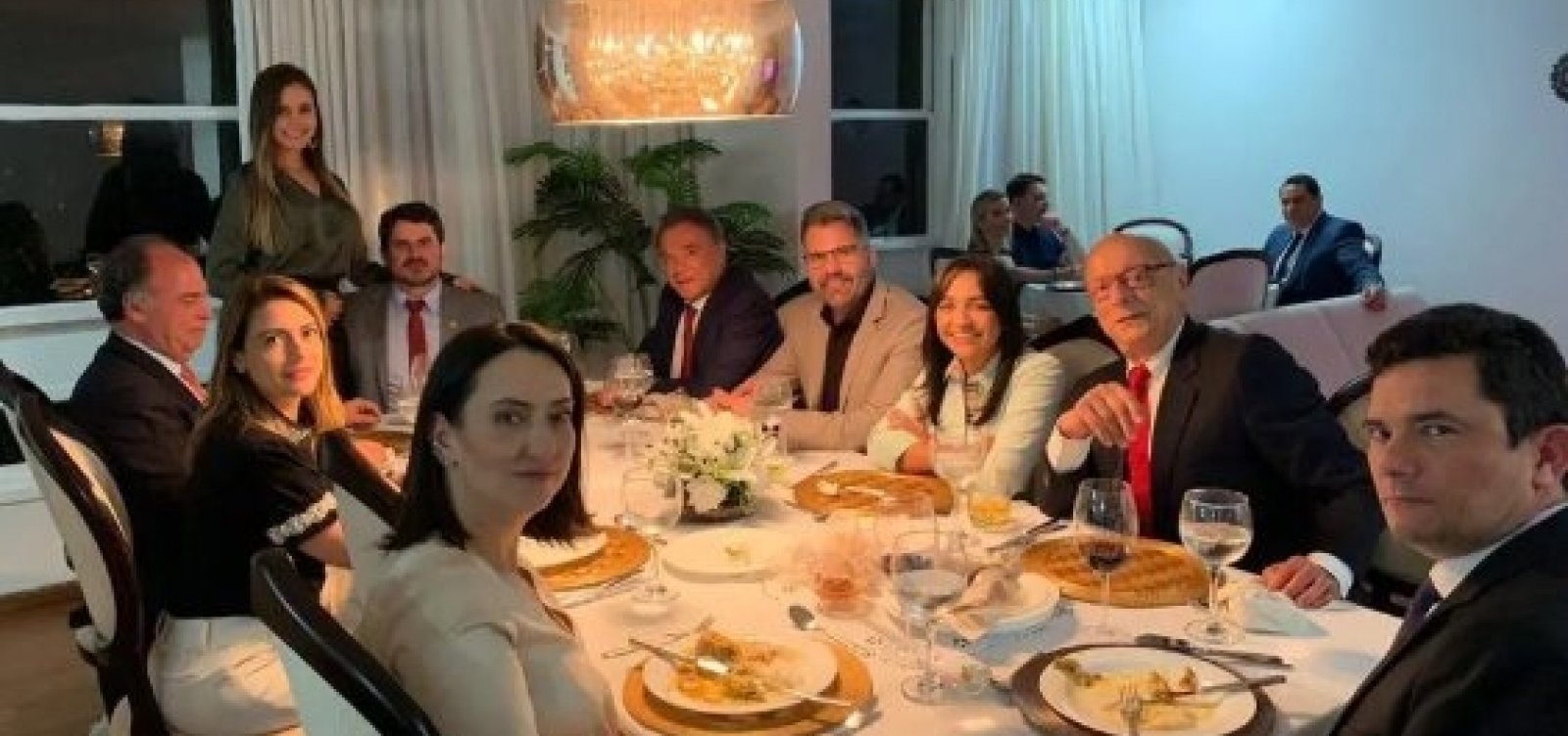 Moro janta com senadores após aprovação de medidas contra abuso de autoridade