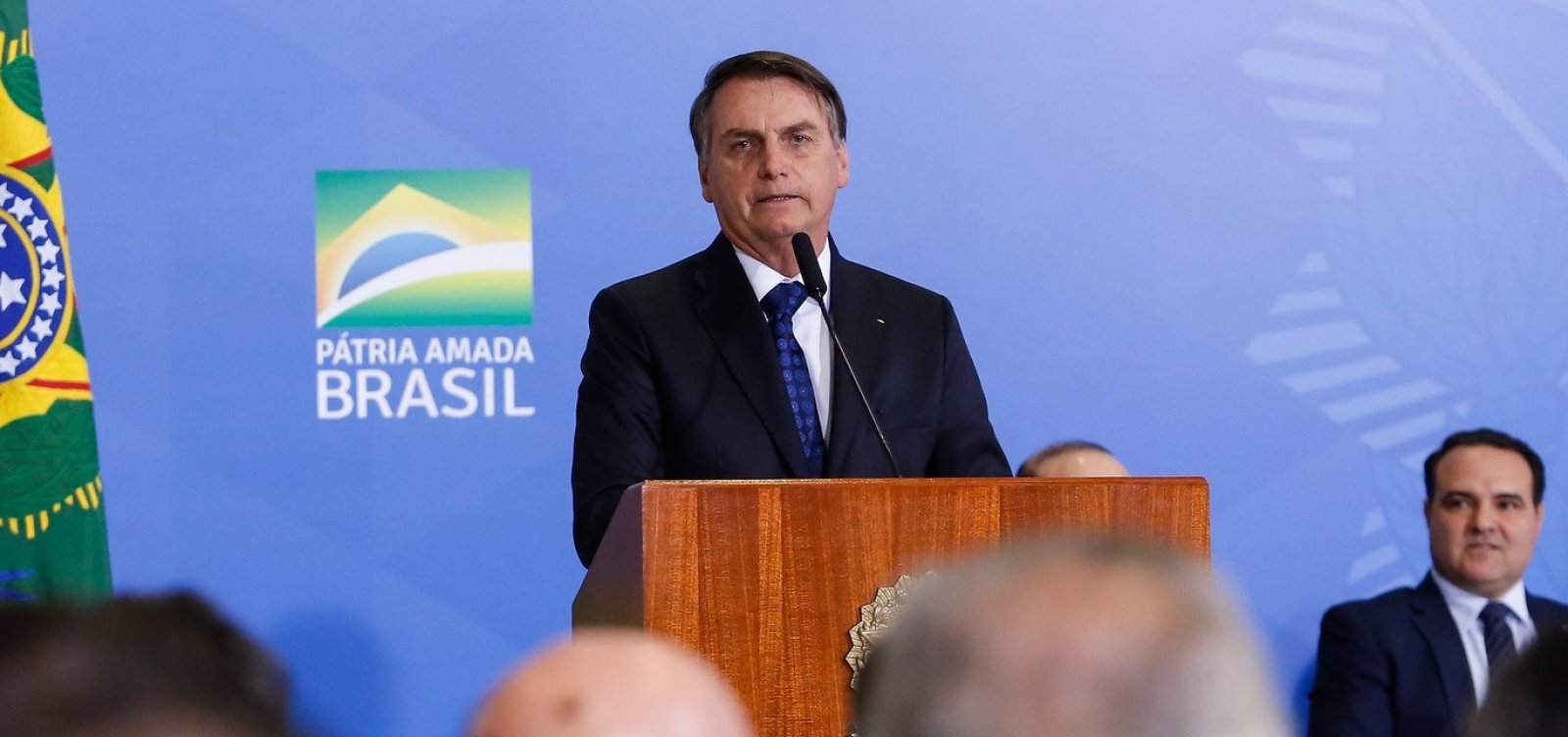 Ibope: governo Jair Bolsonaro tem aprovação de 32% e reprovação de 32%