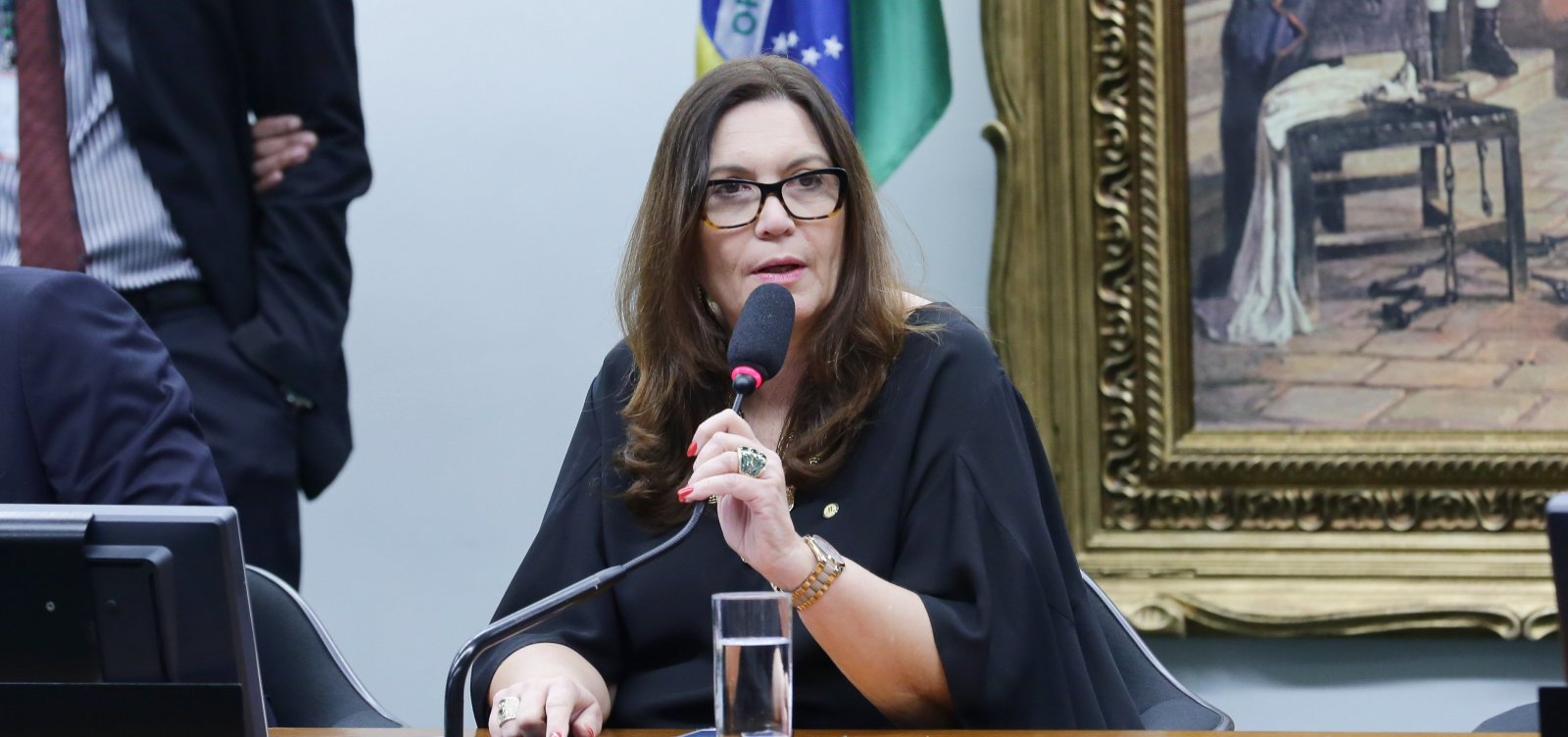 Comissão na Câmara aprova definição de temas que podem ser analisados em plantão judiciário