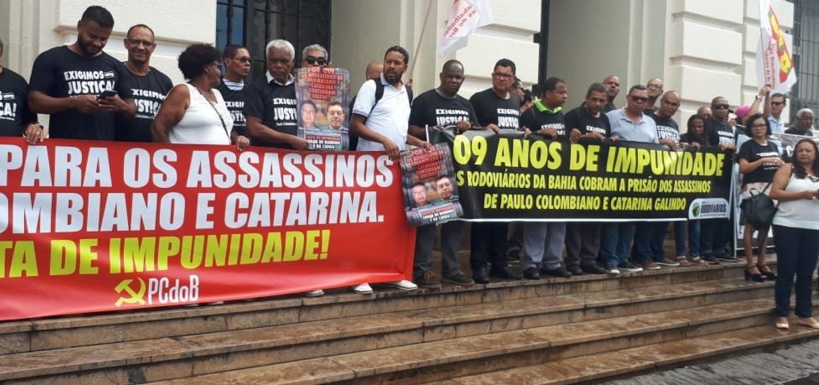 Protesto repudia negligência da Justiça em julgamento de Colombiano e Catarina