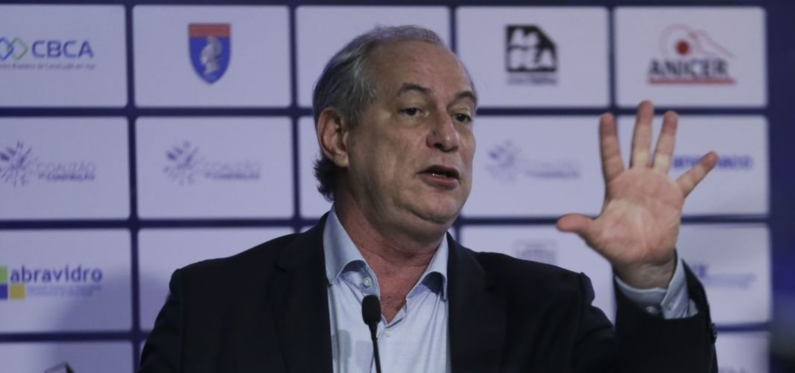 Fernando Holiday chama Ciro Gomes de 'covarde' e diz que irá processá-lo de novo
