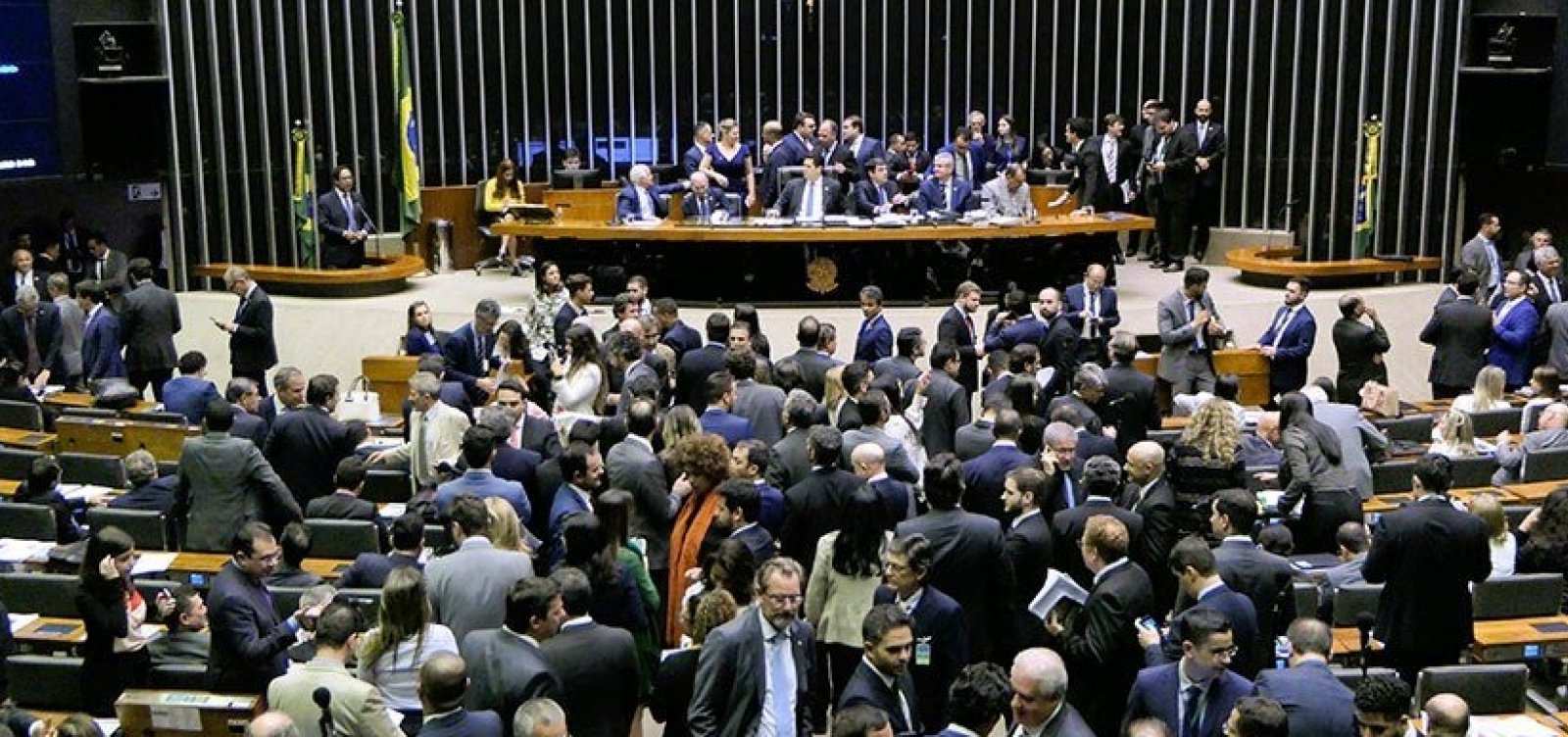 Congresso vota créditos adicionais para despesas do governo