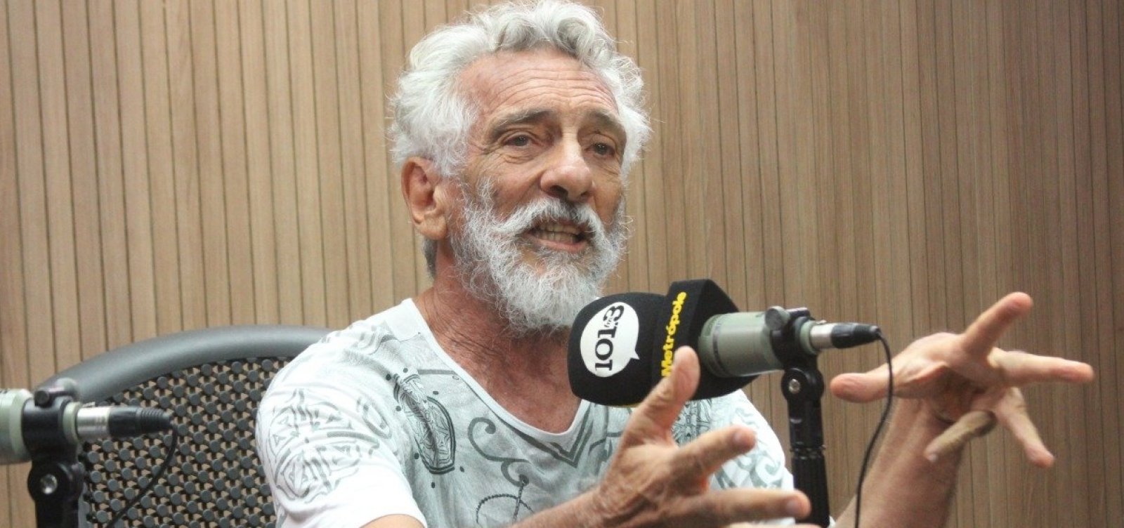 'Não quero continuar fazendo cinema como eu vinha fazendo', diz Edgard Navarro