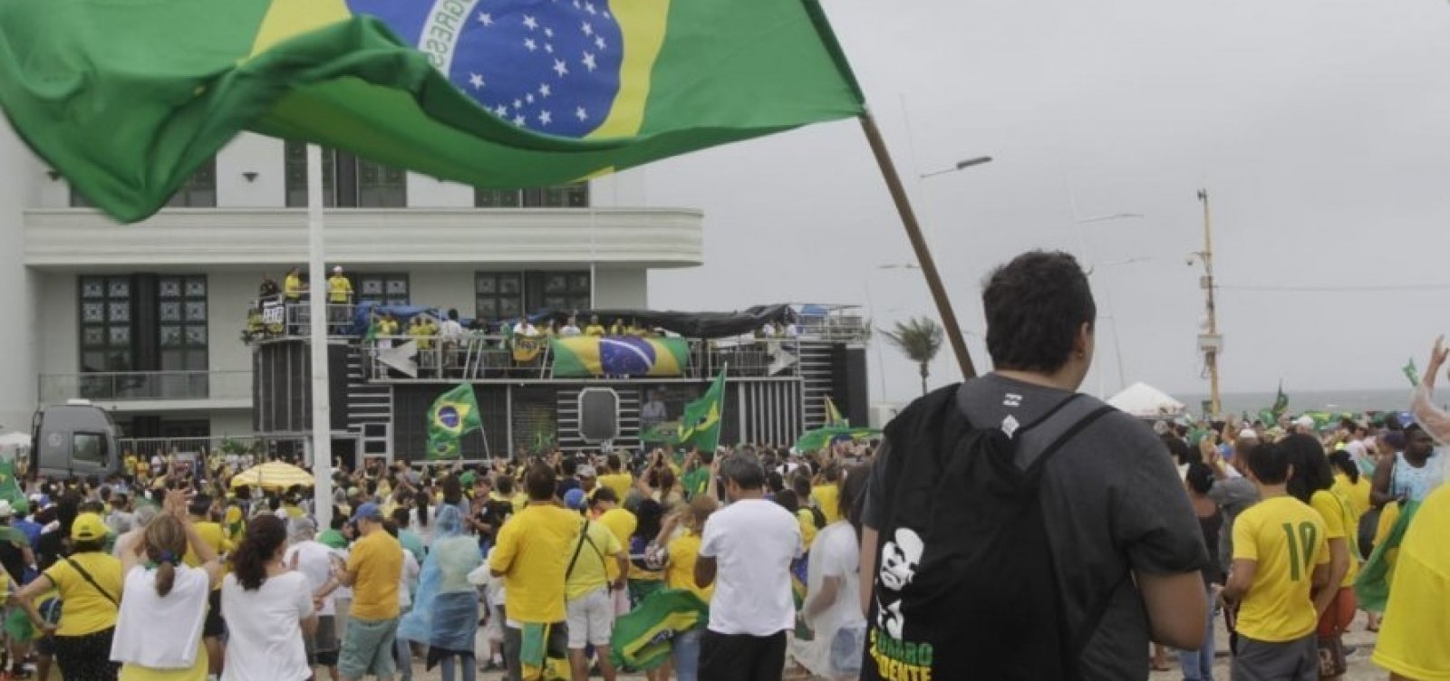 Líder do MBL na Bahia espera reunir até 2 mil pessoas no Farol da Barra