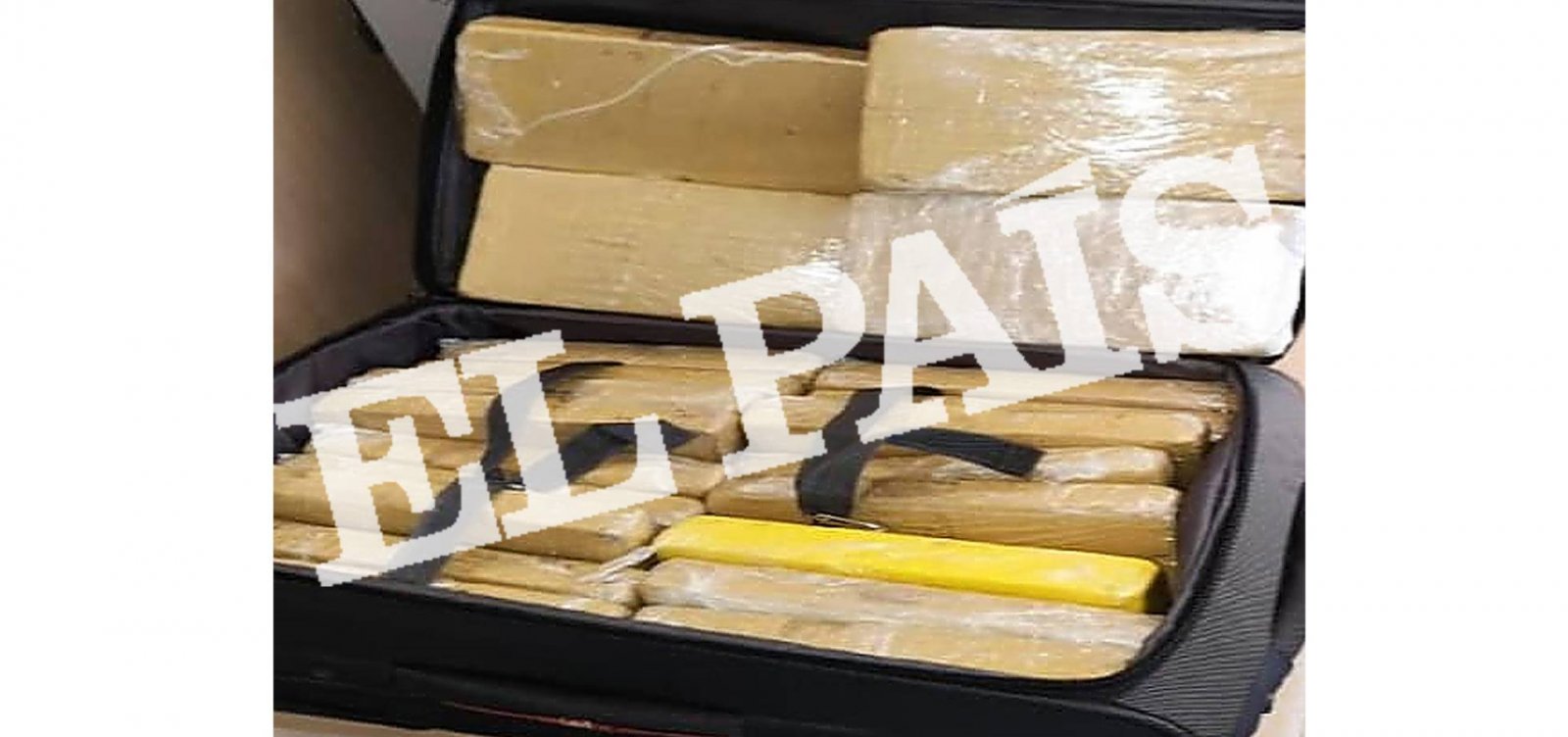 Jornal espanhol divulga foto da mala de sargento que levava 39 quilos de cocaína