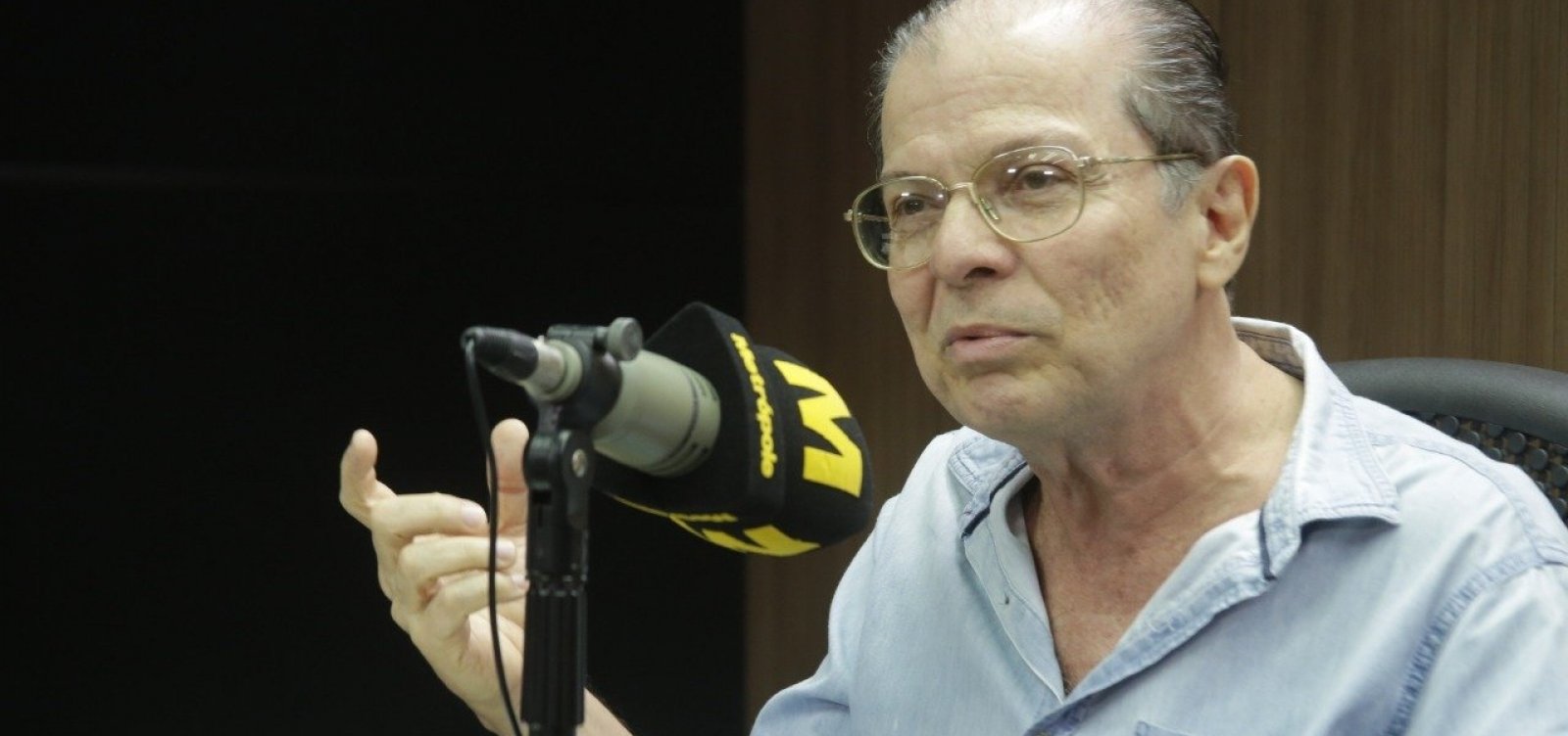 João Gilberto colocou 'batucada' no violão, diz Paulo Costa Lima