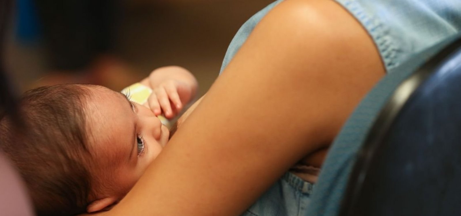Câmara aprova direito de mãe de amamentar durante concurso público