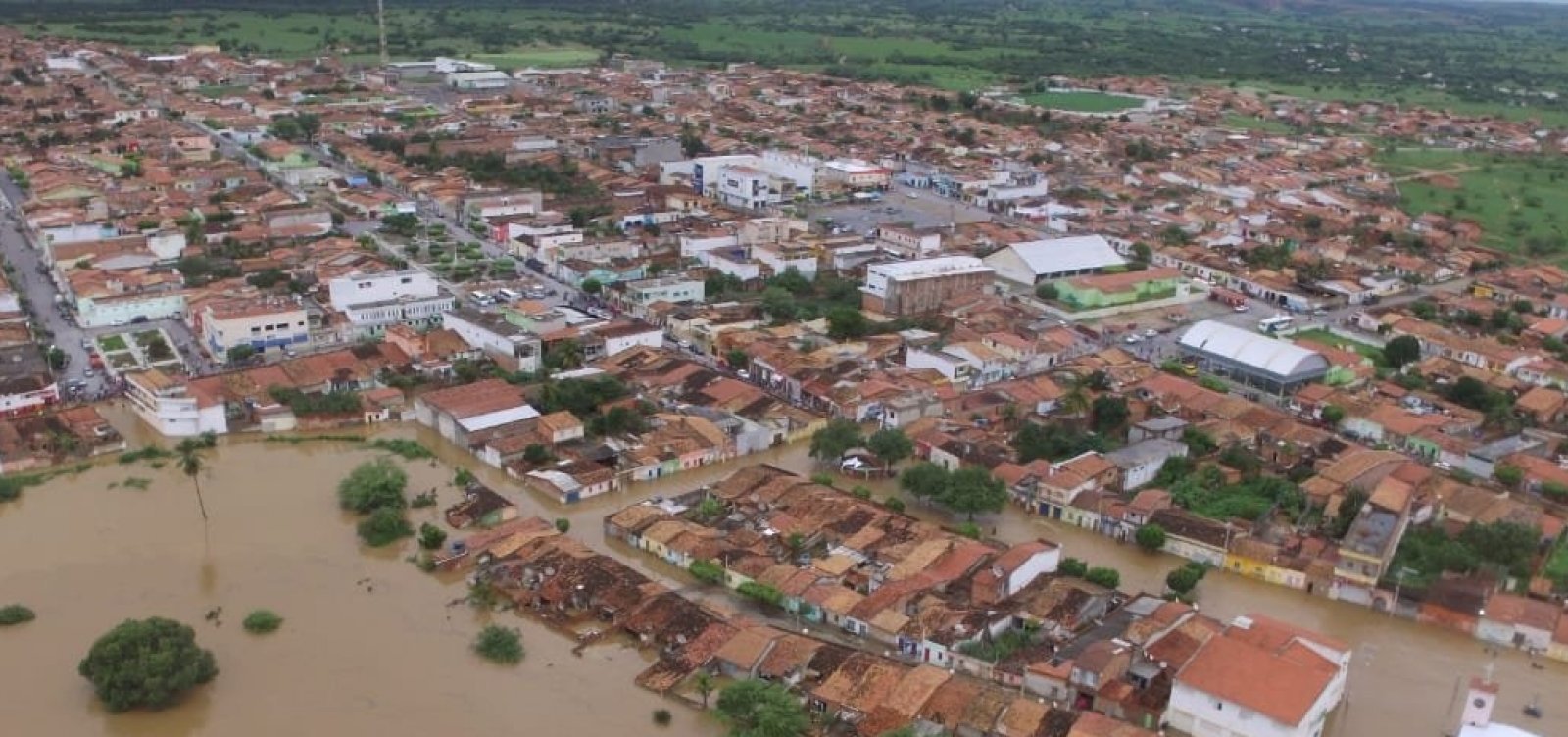 Prefeitura de Salvador envia ambulâncias para povoado de Quati