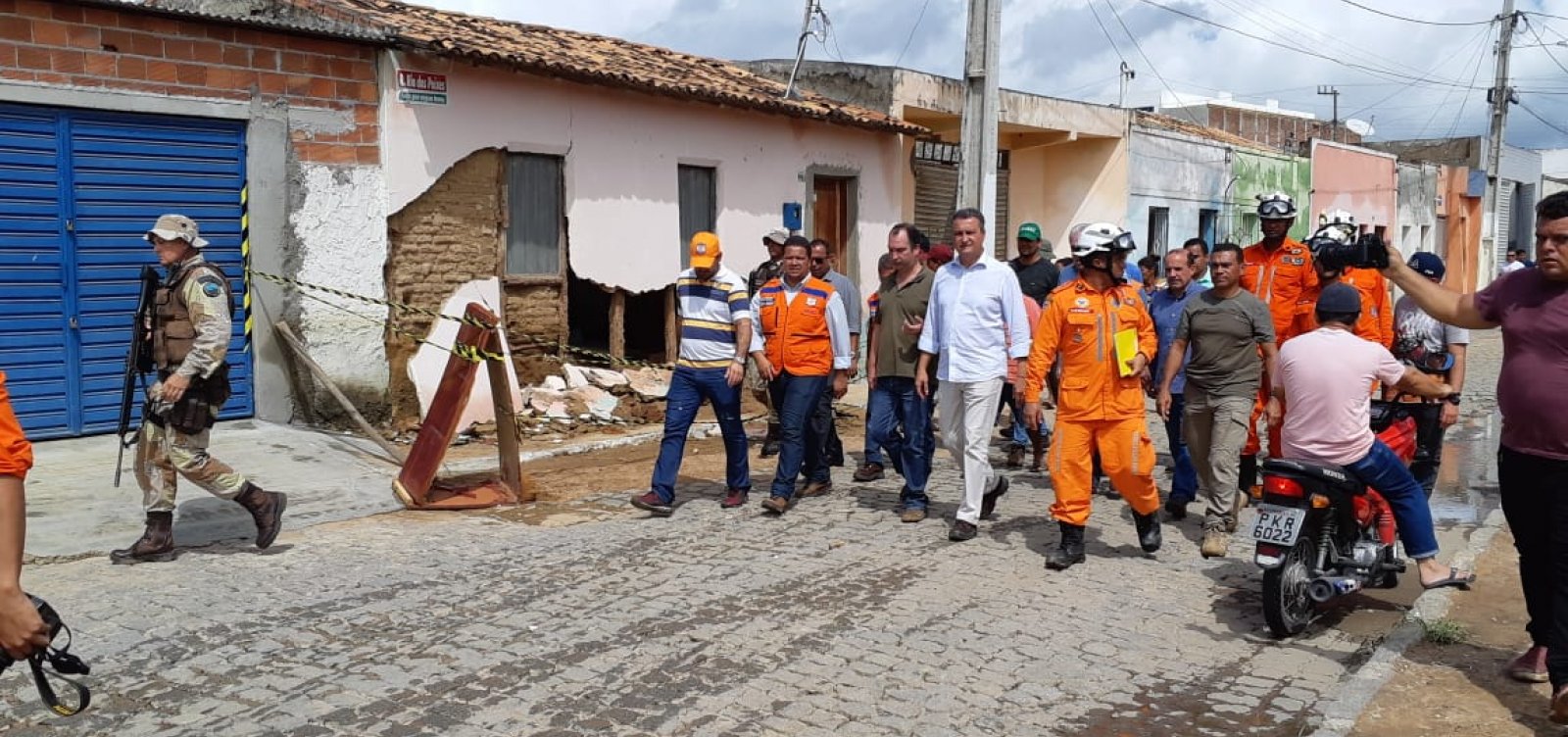 Rui Costa faz nova visita a cidades atingidas por rompimento de barragem