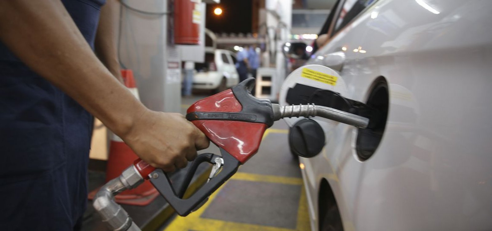 Petrobras reduz gasolina em R$ 0,03 e diesel em R$ 0,04