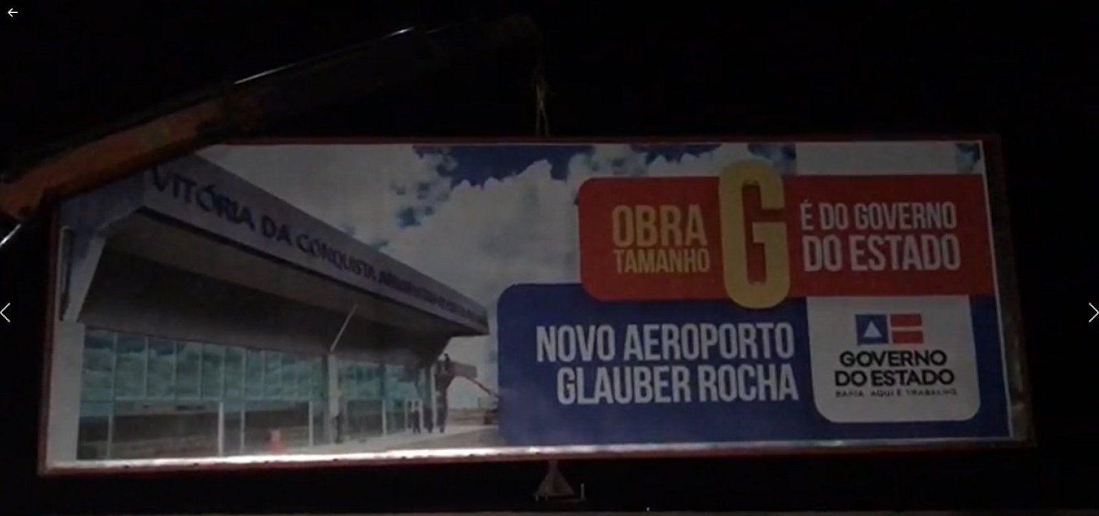Prefeitura de Conquista afirma que outdoor retirado perto de aeroporto era irregular