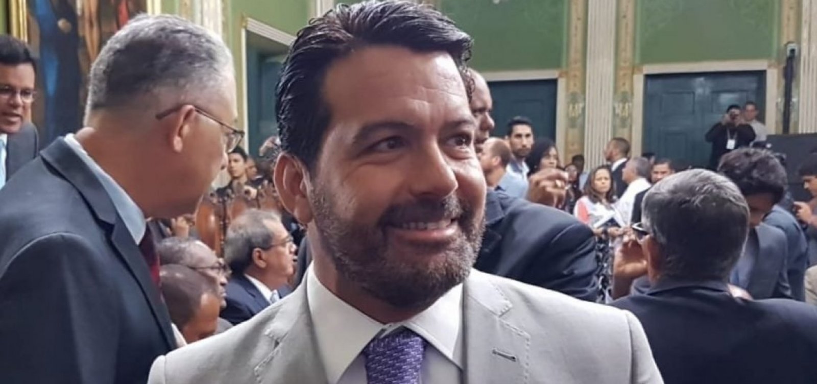 Paulo Magalhães Jr. descarta deixar liderança da bancada do governo da Câmara