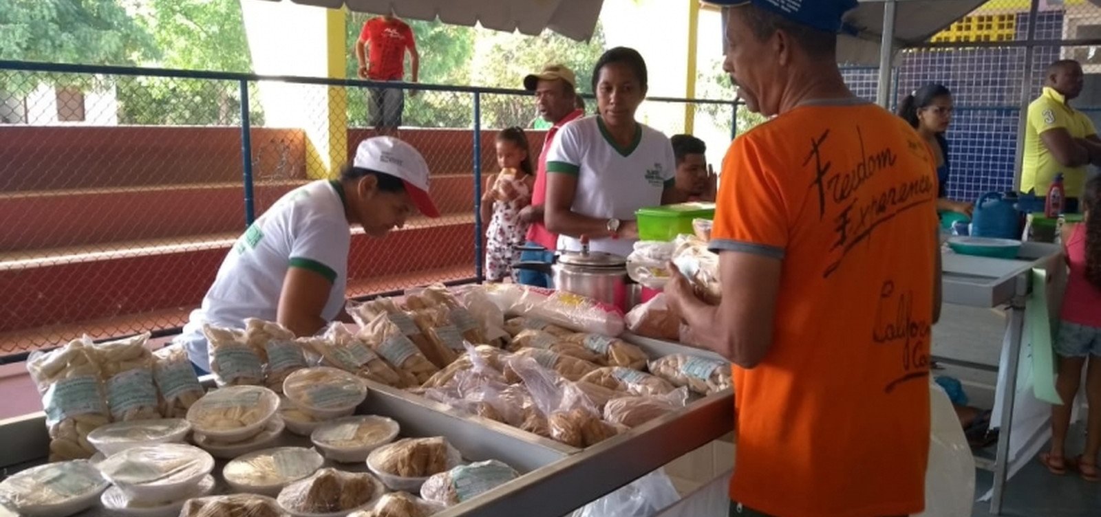 Espaço para comercialização de produtos de agricultura familiar é reinaugurado em Paratinga