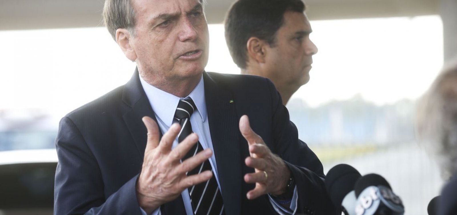 'A ideia era formar um núcleo de guerrilha no Brasil', diz Bolsonaro sobre o Mais Médicos