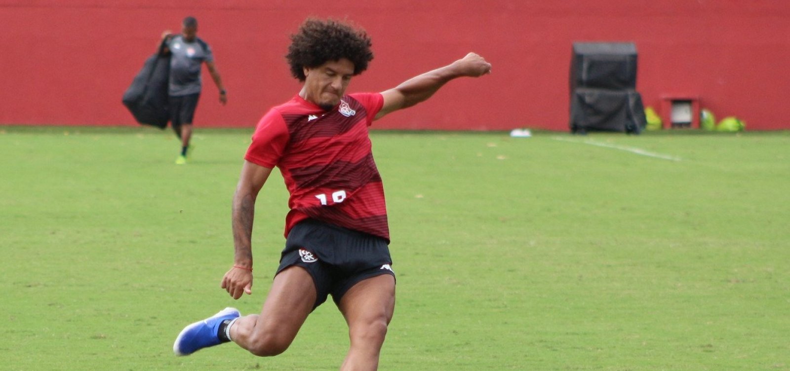 Felipe Gedoz reconhece má atuação do Vitória diante do Brasil de Pelotas: 'Não nos encontramos em campo'