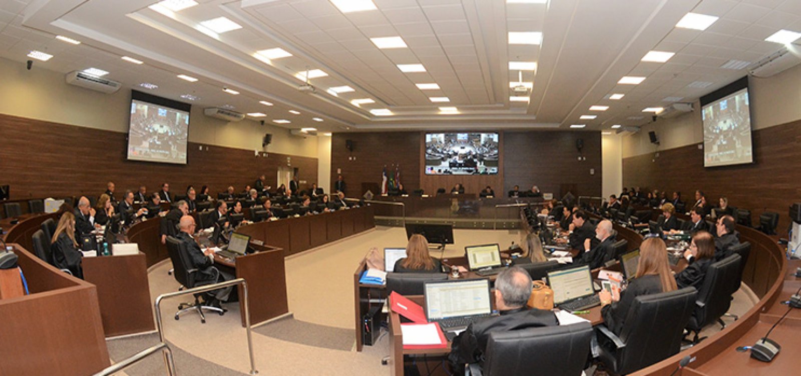 Escolha de PGR atravanca Quinto Constitucional na Bahia 