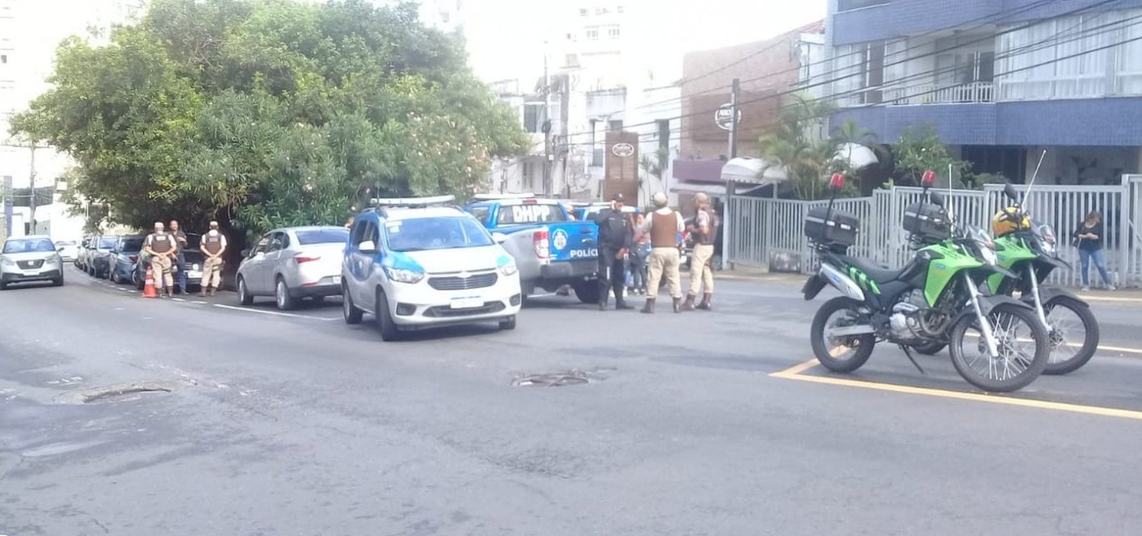 Uruguaio é encontrado morto dentro de carro na Barra