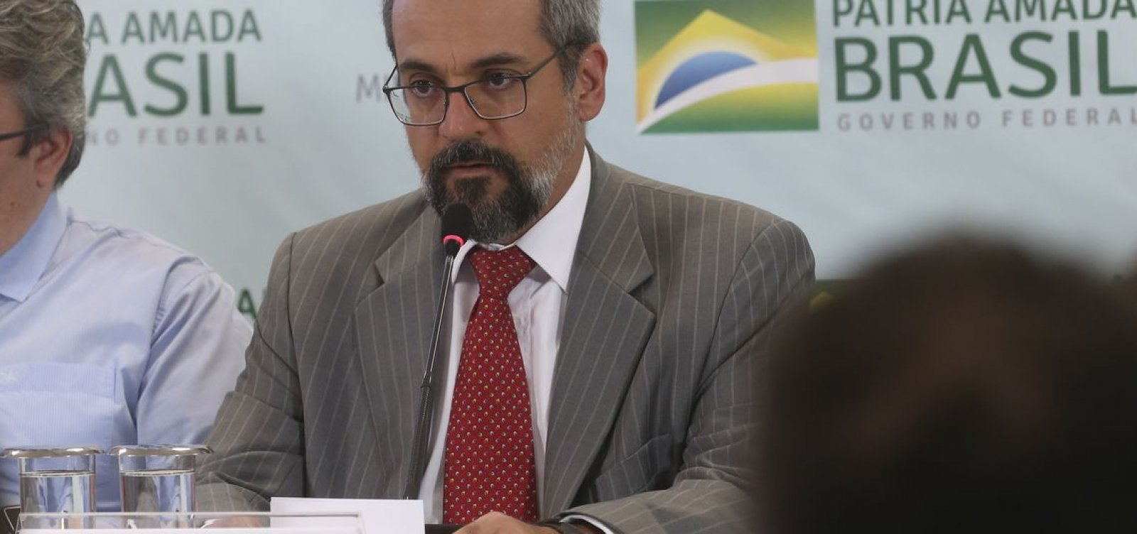 Corte de R$ 926 milhões na Educação foi para pagar emendas, diz Weintraub