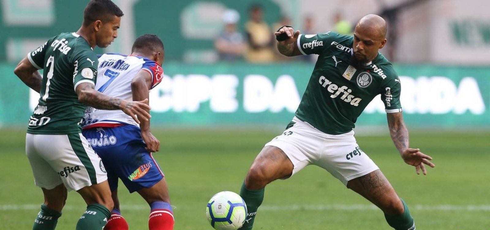 STJD suspende Felipe Melo por quatro jogos após cotovelada em Lucca, do Bahia