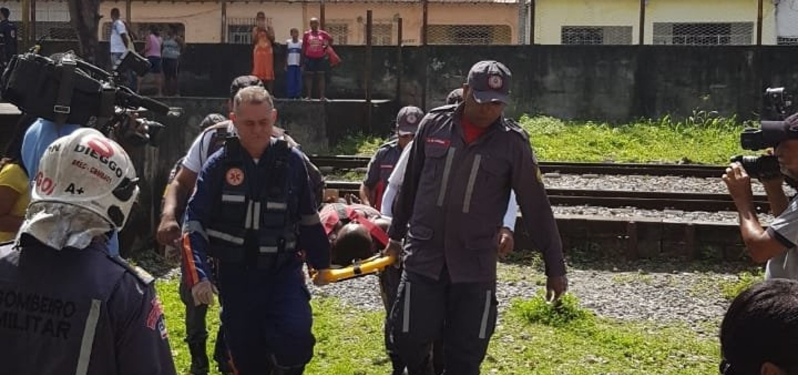 Cinco ficam feridos em princípio de incêndio no trem do Subúrbio